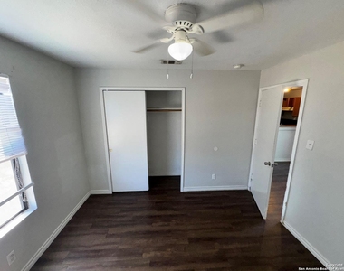 830 W Hutchins Pl - Photo Thumbnail 11