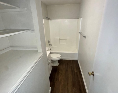 830 W Hutchins Pl - Photo Thumbnail 8