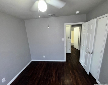 830 W Hutchins Pl - Photo Thumbnail 7