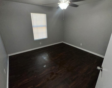 830 W Hutchins Pl - Photo Thumbnail 2