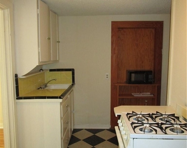 908 W 22nd St - Photo Thumbnail 1