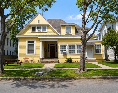 908 W 22nd St - Photo Thumbnail 3