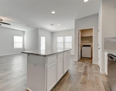 10716 Timber Brook Pass - Photo Thumbnail 6