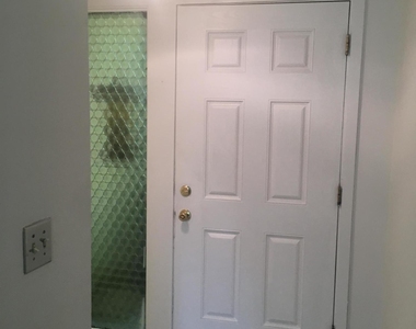 7703 Las Palmas Way - Photo Thumbnail 12
