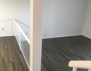 7703 Las Palmas Way - Photo Thumbnail 33