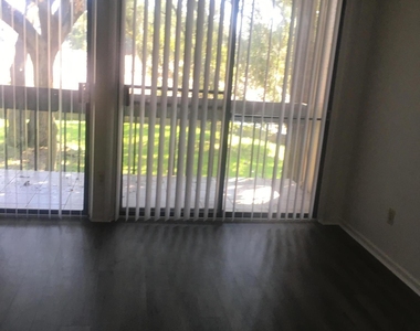 7703 Las Palmas Way - Photo Thumbnail 26