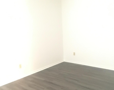 7703 Las Palmas Way - Photo Thumbnail 21