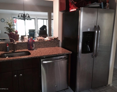 7703 Las Palmas Way - Photo Thumbnail 9