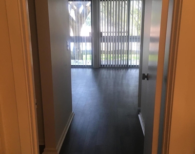 7703 Las Palmas Way - Photo Thumbnail 24
