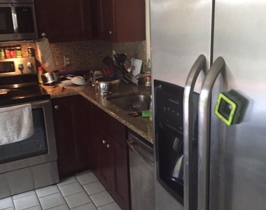 7703 Las Palmas Way - Photo Thumbnail 7