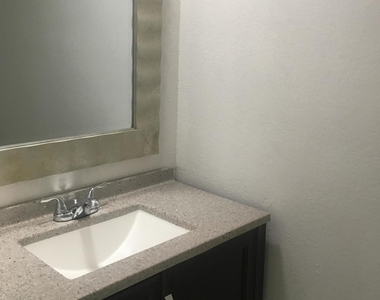 7703 Las Palmas Way - Photo Thumbnail 10