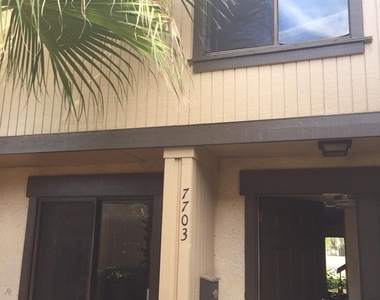 7703 Las Palmas Way - Photo Thumbnail 4