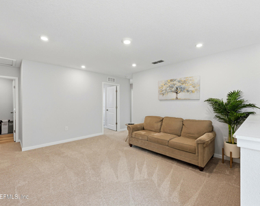 14742 Cashew Avenue - Photo Thumbnail 18