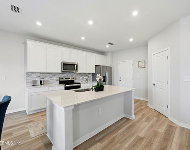 14742 Cashew Avenue - Photo Thumbnail 13