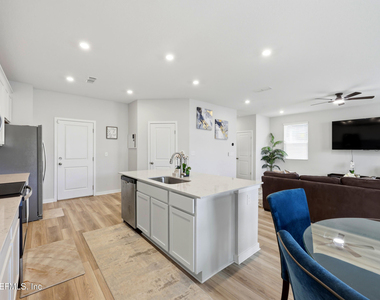 14742 Cashew Avenue - Photo Thumbnail 16