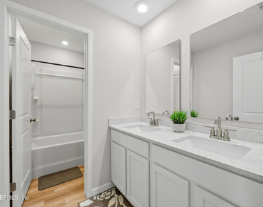 14742 Cashew Avenue - Photo Thumbnail 21