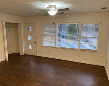 1970 Wells Drive Sw - Photo Thumbnail 4