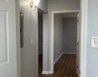 305 W Oak Street - Photo Thumbnail 8