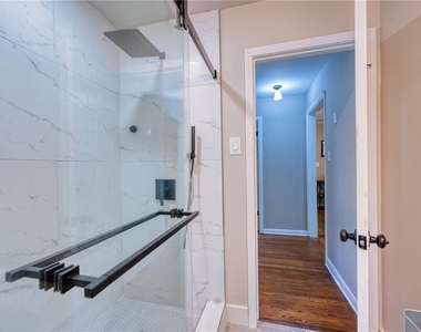 2418 Brookdale Drive Ne - Photo Thumbnail 18