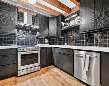 545 Chestnut Ridge - Photo Thumbnail 10