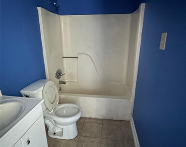 516 Holiday Drive - Photo Thumbnail 14