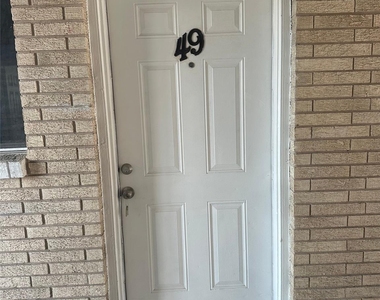 516 Holiday Drive - Photo Thumbnail 3