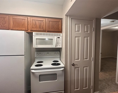 7315 Brompton Street - Photo Thumbnail 9