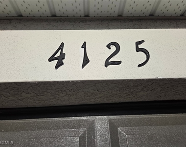 4125 Ne 15th Place - Photo Thumbnail 1