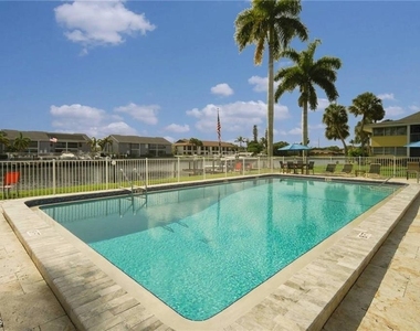 4613 Se 5th Avenue - Photo Thumbnail 2