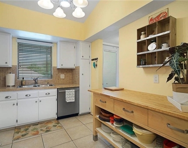 4613 Se 5th Avenue - Photo Thumbnail 7
