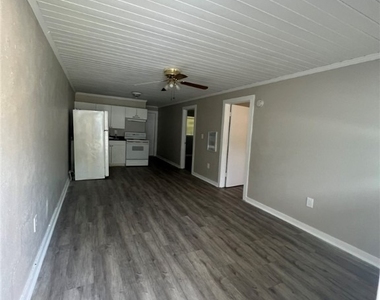 2643-2651 Lafayette Street - Photo Thumbnail 8