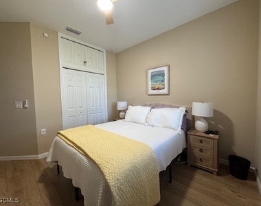 10700 Cetrella Drive - Photo Thumbnail 13