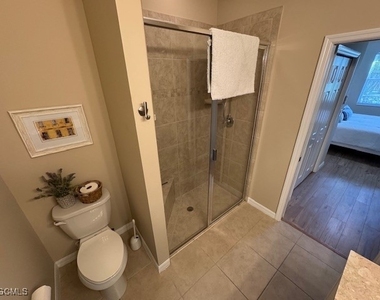 10700 Cetrella Drive - Photo Thumbnail 10