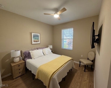 10700 Cetrella Drive - Photo Thumbnail 12