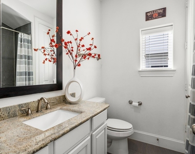 816 Ennis Street - Photo Thumbnail 4