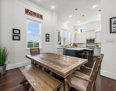 816 Ennis Street - Photo Thumbnail 9