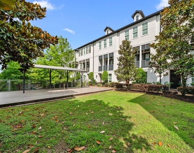 816 Ennis Street - Photo Thumbnail 30
