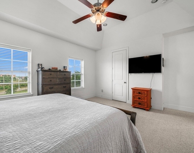 816 Ennis Street - Photo Thumbnail 18