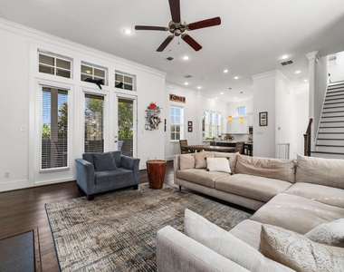 816 Ennis Street - Photo Thumbnail 7