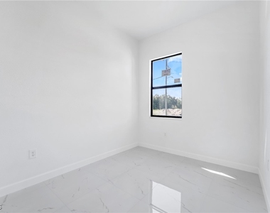 2602 73rd Street W - Photo Thumbnail 14