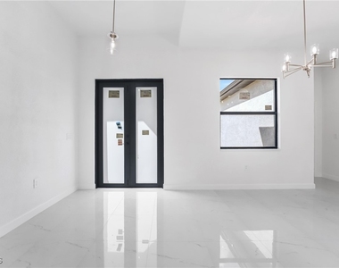 2602 73rd Street W - Photo Thumbnail 11