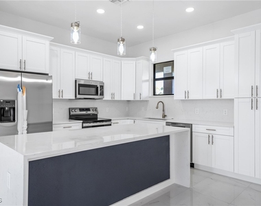 2602 73rd Street W - Photo Thumbnail 7