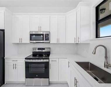 2602 73rd Street W - Photo Thumbnail 6