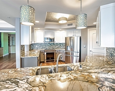 2104 W 1st Street - Photo Thumbnail 12