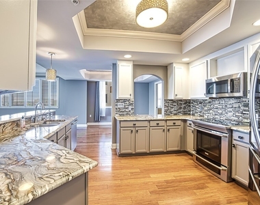 2104 W 1st Street - Photo Thumbnail 9