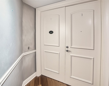 2104 W 1st Street - Photo Thumbnail 4