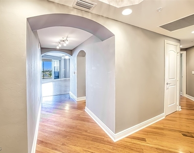 2104 W 1st Street - Photo Thumbnail 11