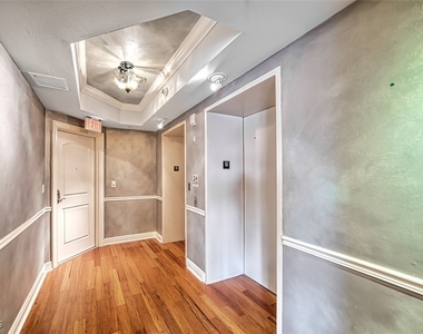 2104 W 1st Street - Photo Thumbnail 3