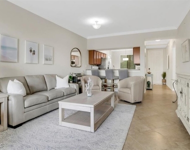9735 Acqua Court - Photo Thumbnail 6