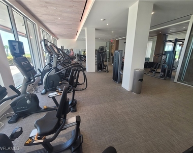 320 Seaview Court - Photo Thumbnail 32